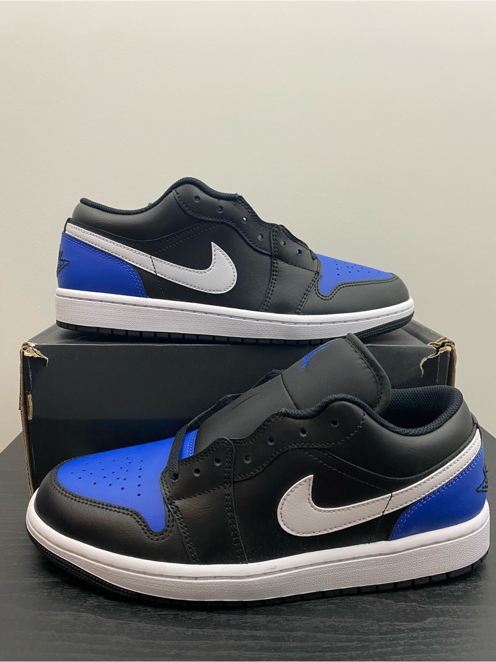 (2024) Air Jordan 1 Low Black Royal Toe Size 9M Brand New